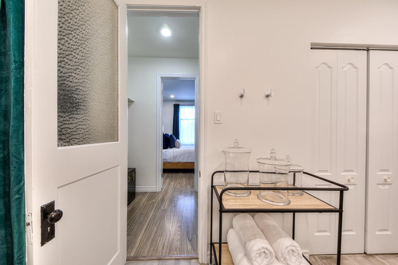 Salle de bains - 6245 Av. Christophe-Colomb, Montréal (Rosemont/La Petite-Patrie), QC - Indoor Photo Showing Other Room