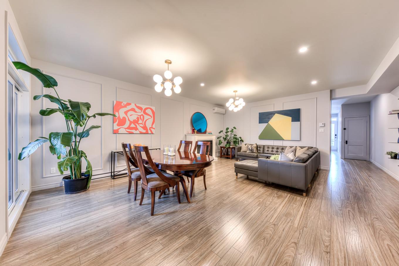 Salon - 6245 Av. Christophe-Colomb, Montréal (Rosemont/La Petite-Patrie), QC - Indoor