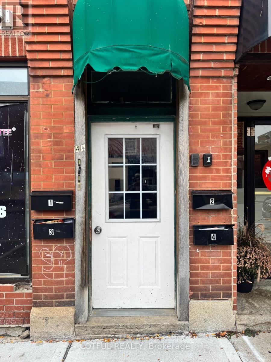 4 - 4 1/2 Russell Street E, Smiths Falls, ON