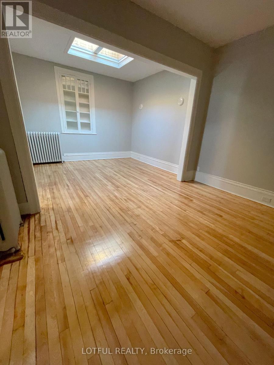 4 - 4 1/2 Russell Street E, Smiths Falls, ON