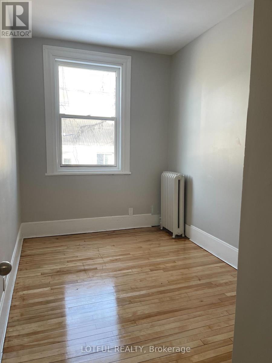 4 - 4 1/2 Russell Street E, Smiths Falls, ON