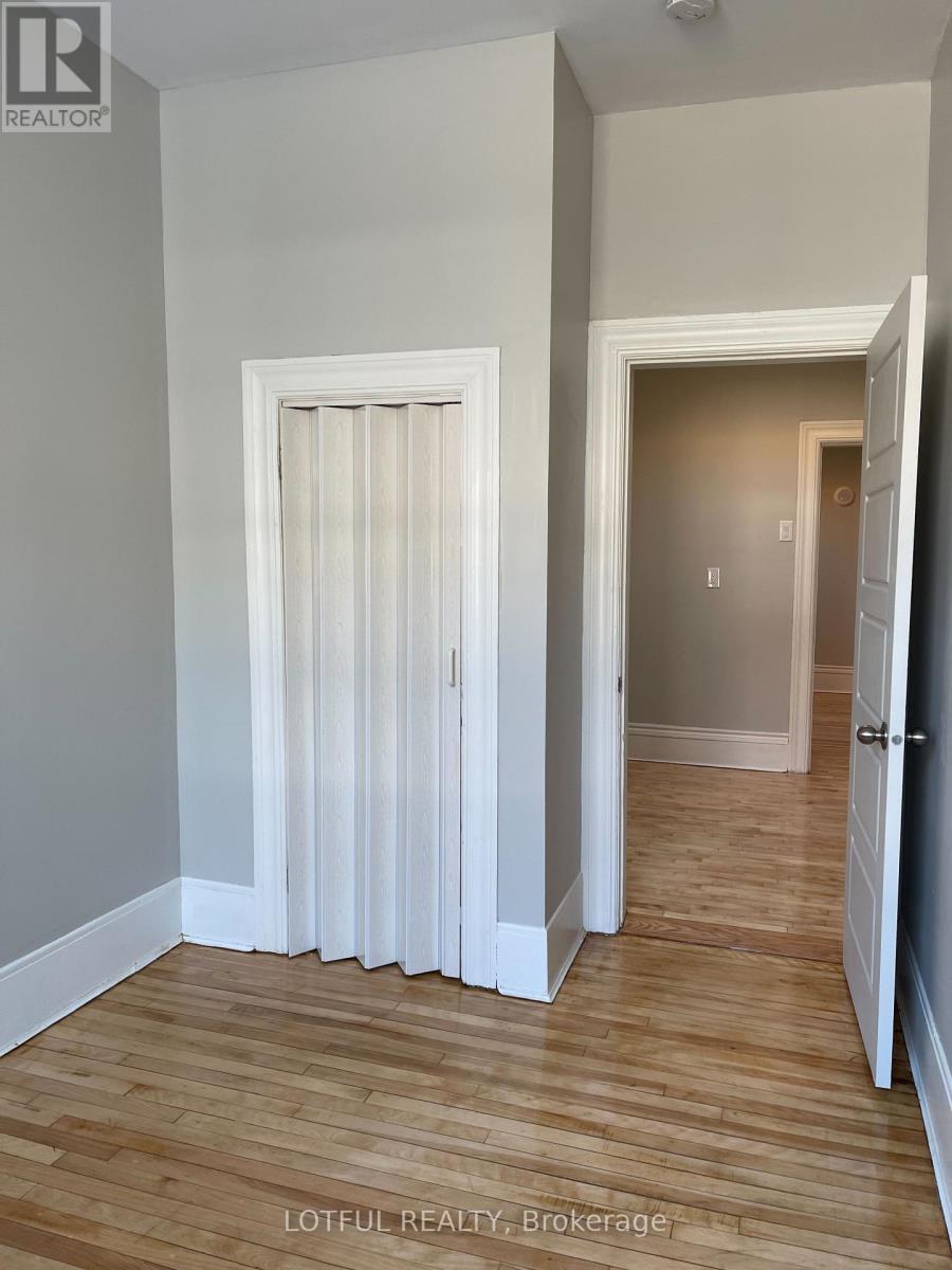 4 - 4 1/2 Russell Street E, Smiths Falls, ON