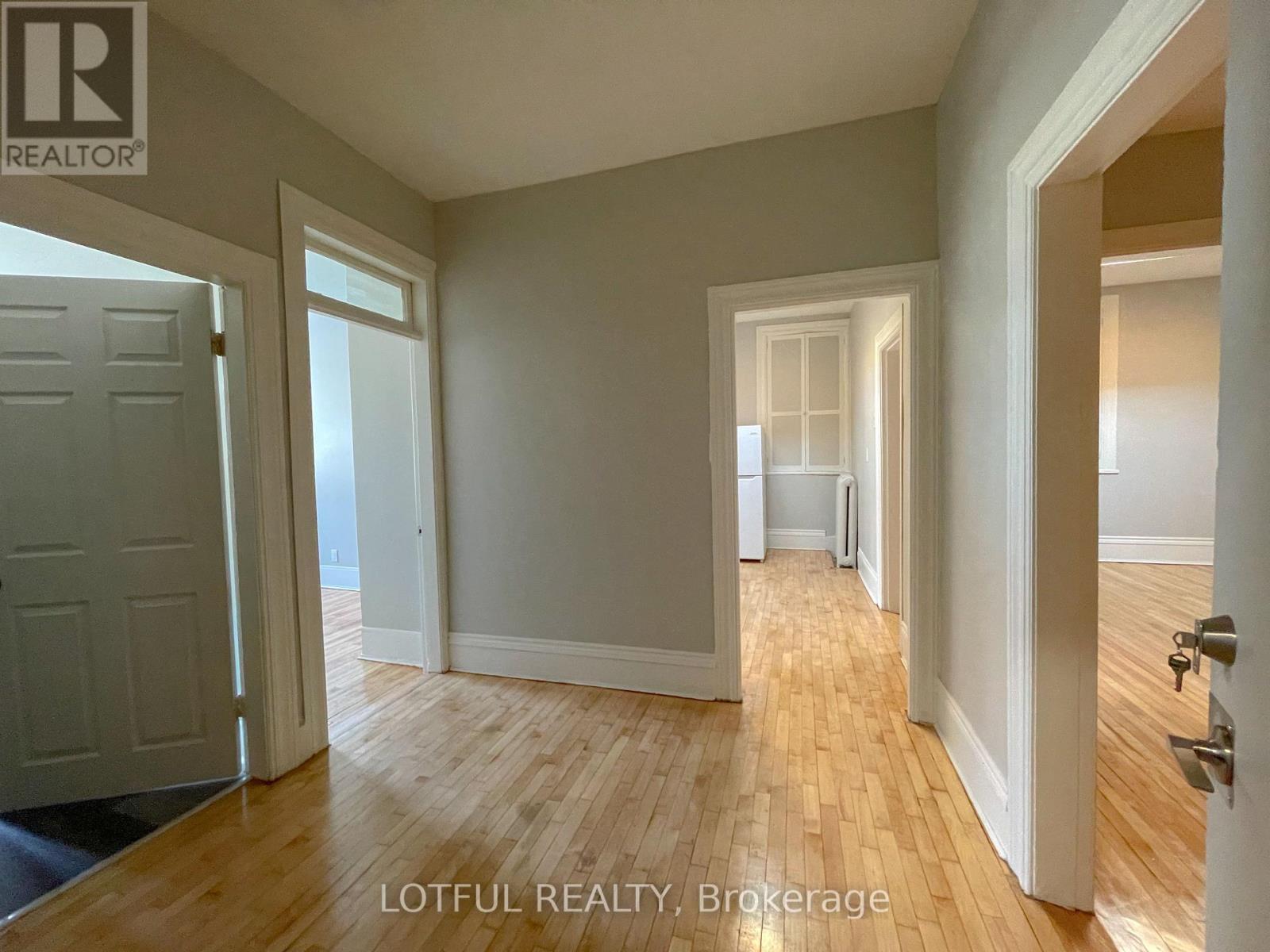 4 - 4 1/2 Russell Street E, Smiths Falls, ON