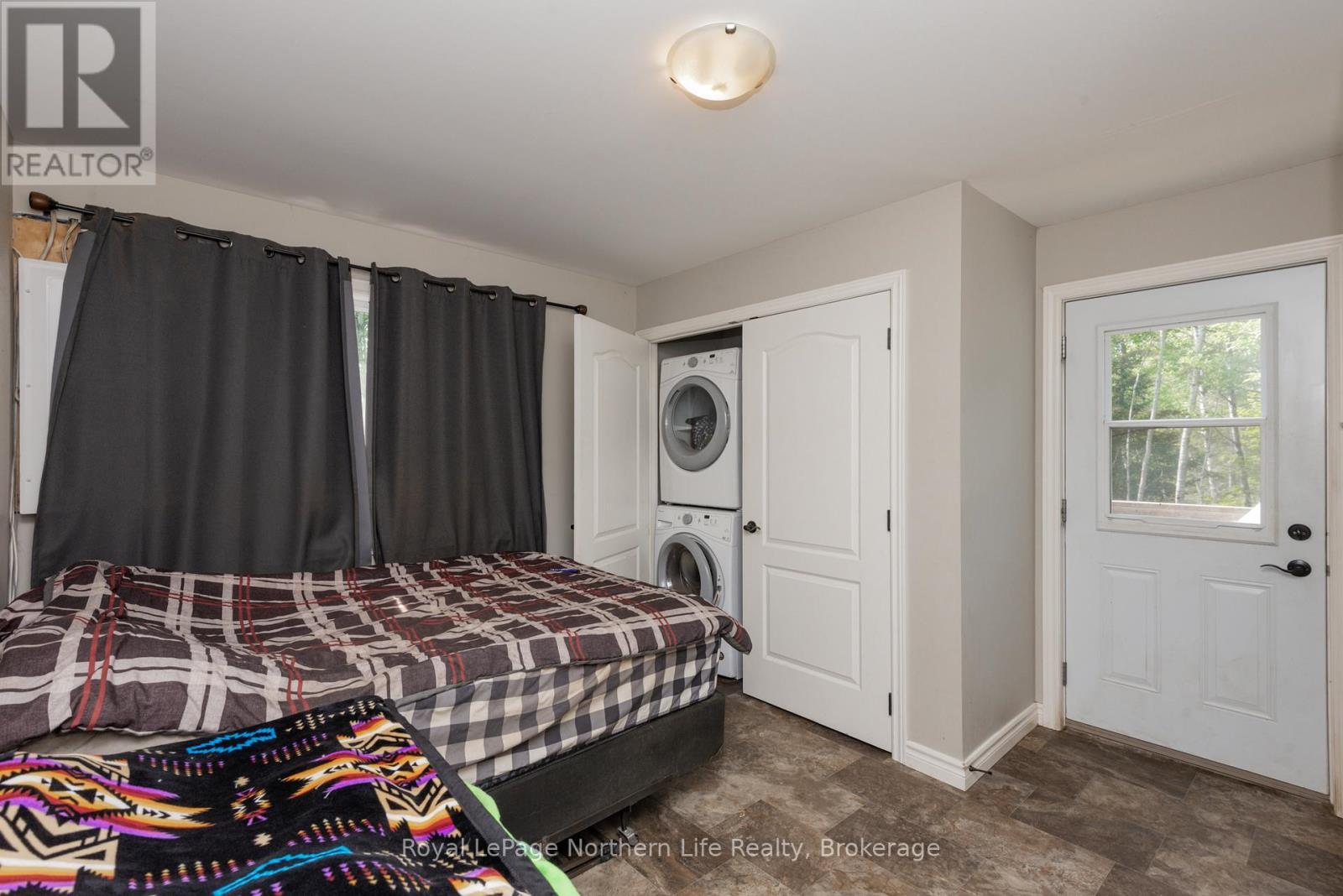 522 Hart Road, Callander, ON - Indoor Photo Showing Bedroom