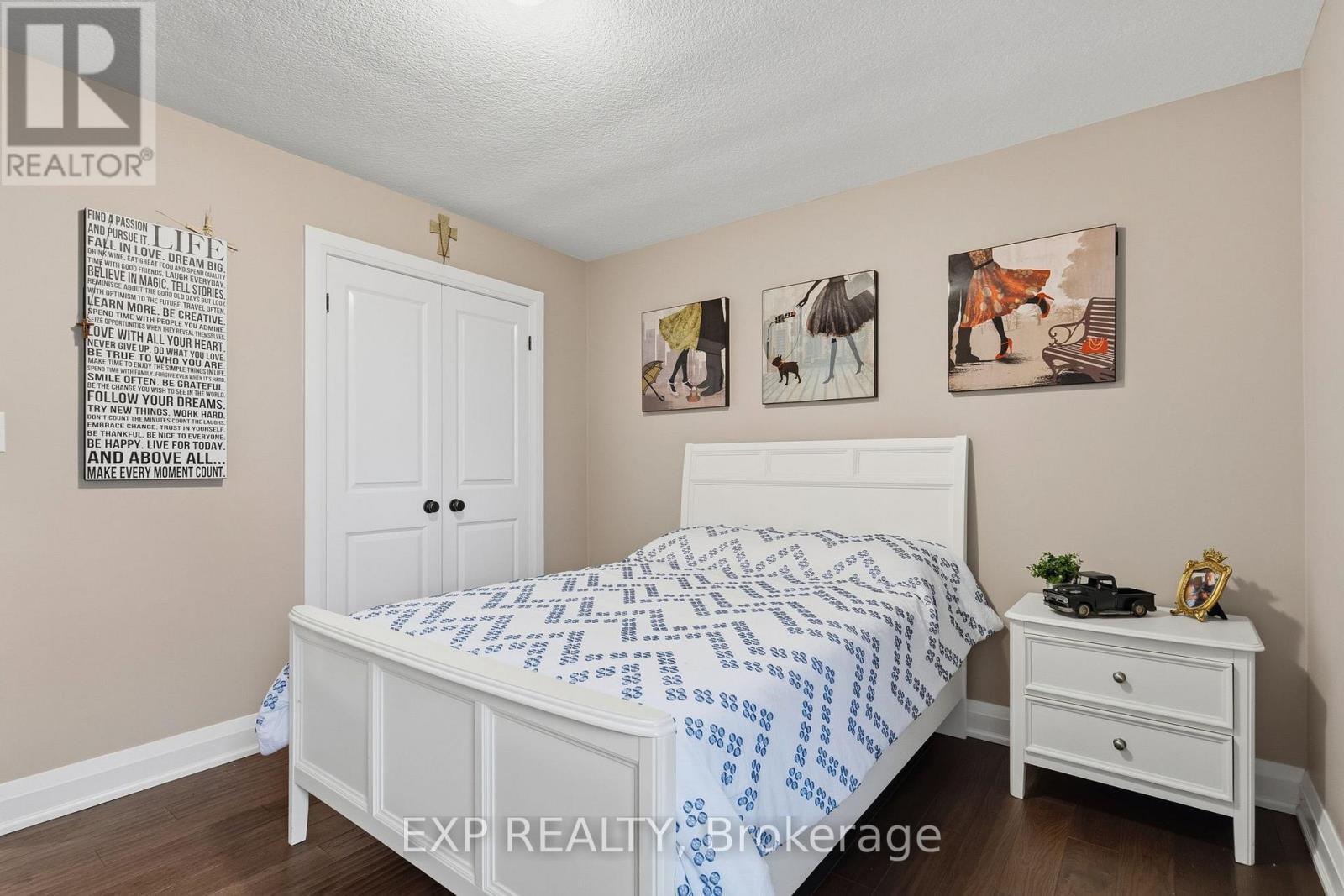 2116 Binbrook Road E, Hamilton, ON - Indoor Photo Showing Bedroom