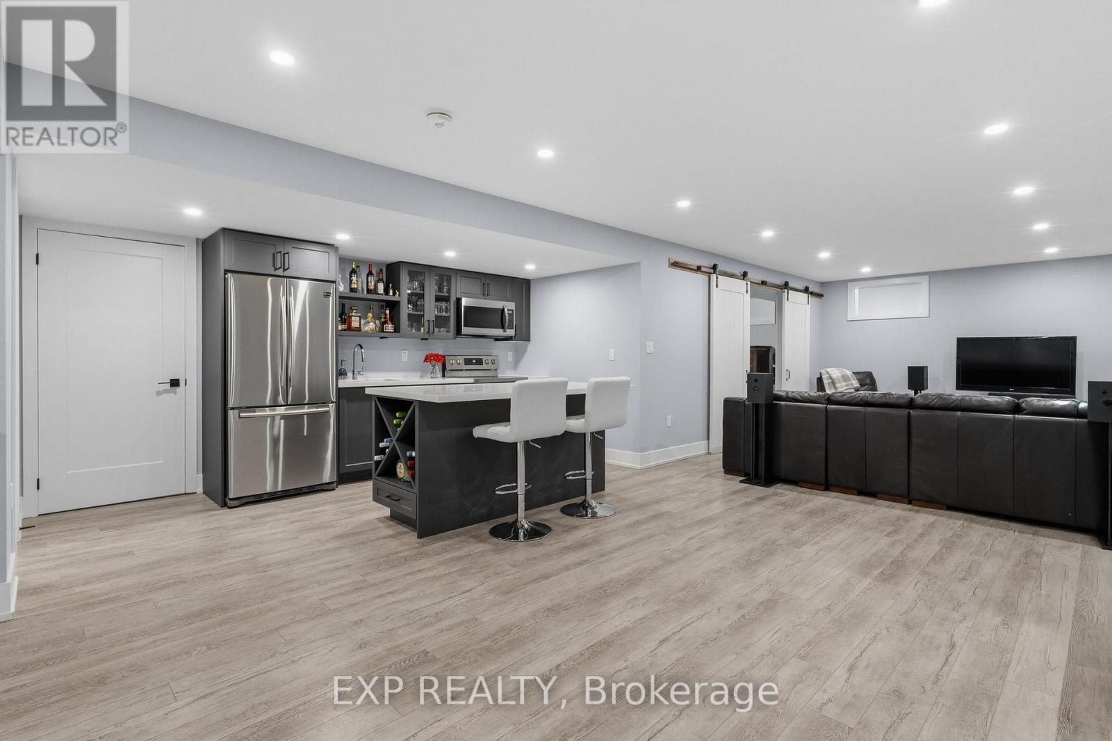 2116 Binbrook Road E, Hamilton, ON - Indoor