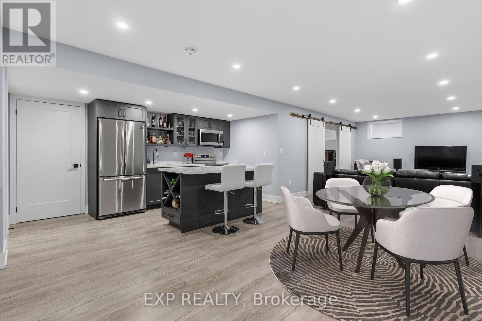 2116 Binbrook Road E, Hamilton, ON - Indoor Photo Showing Dining Room