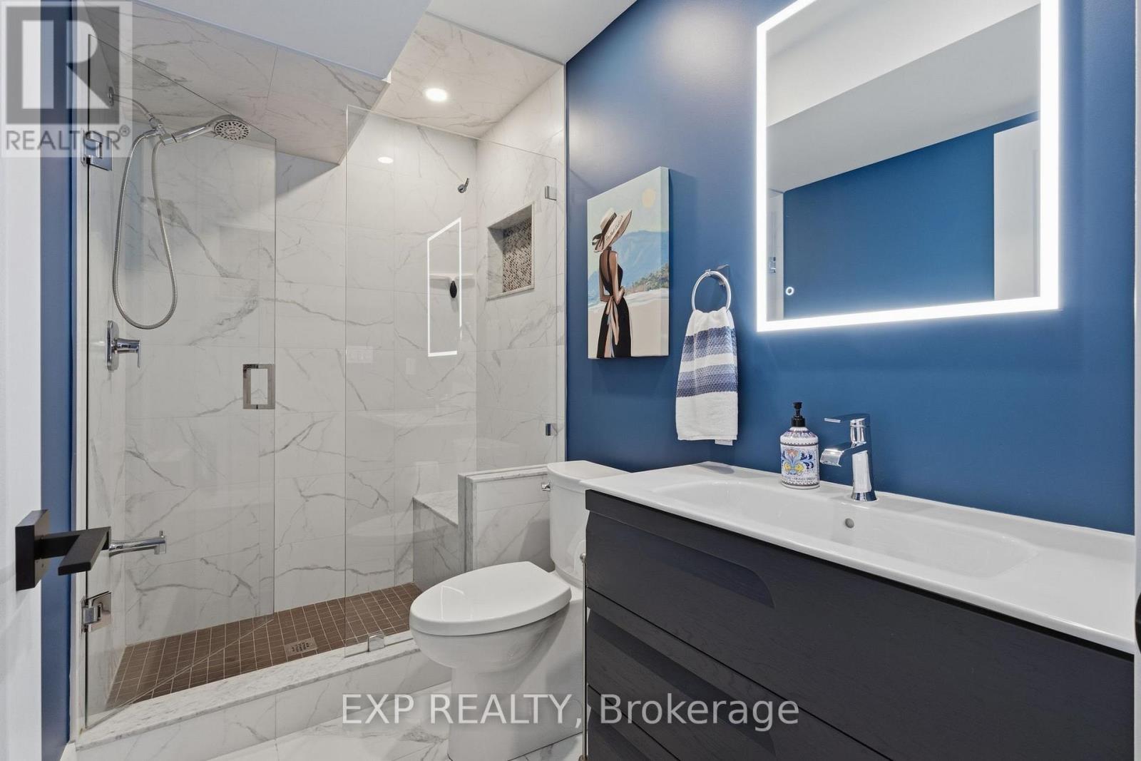 2116 Binbrook Road E, Hamilton, ON - Indoor Photo Showing Bathroom