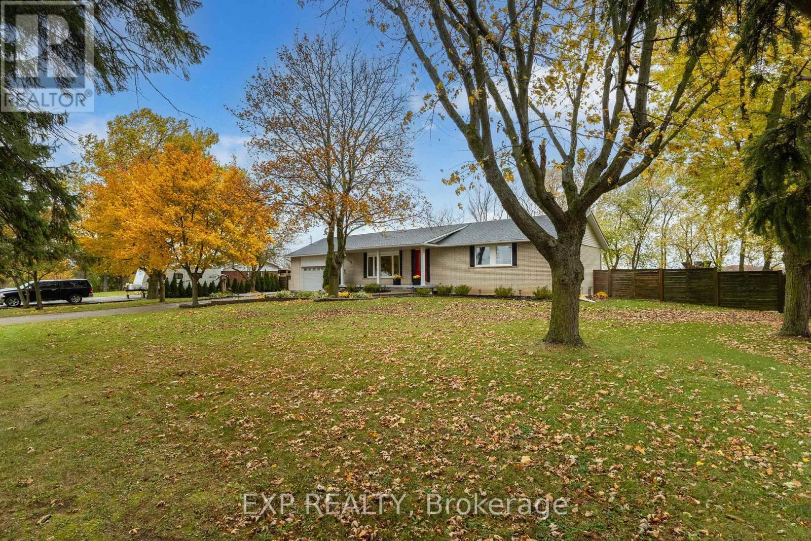 2116 Binbrook Road E, Hamilton, ON - Outdoor