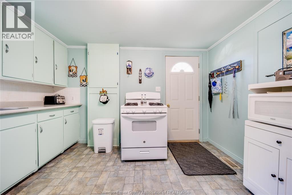 1520 Kerr Avenue, Erieau, ON - Indoor Photo Showing Kitchen