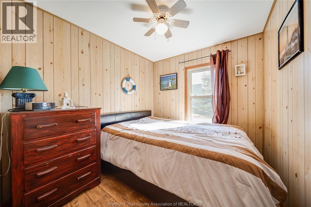 1520 Kerr Avenue, Erieau, ON - Indoor Photo Showing Bedroom