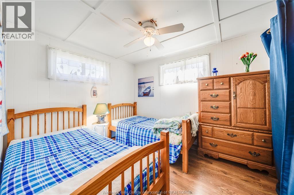 1520 Kerr Avenue, Erieau, ON - Indoor Photo Showing Bedroom