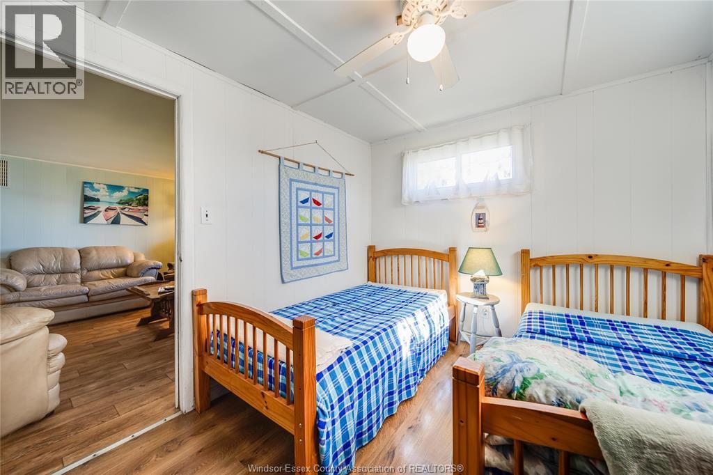 1520 Kerr Avenue, Erieau, ON - Indoor Photo Showing Bedroom