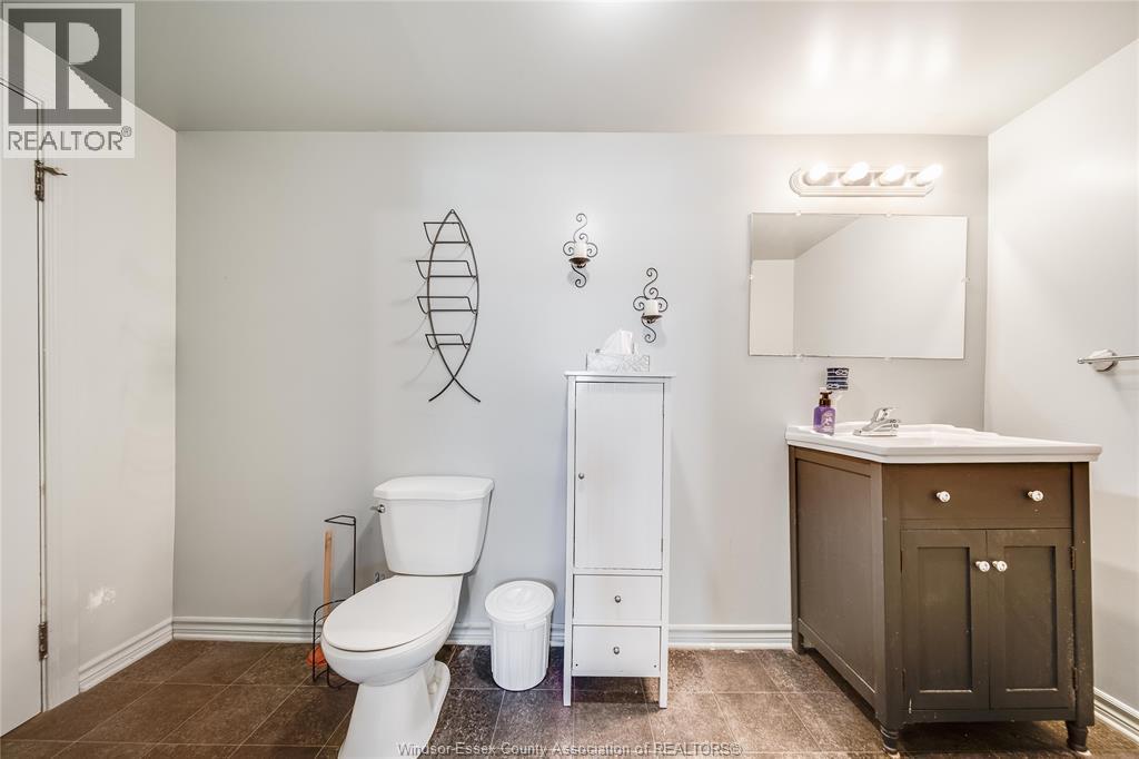 1520 Kerr Avenue, Erieau, ON - Indoor Photo Showing Bathroom