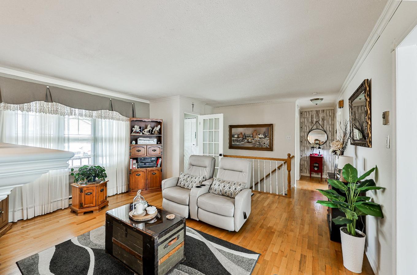 Salon - 58 Rue Des Merles, Blainville, QC - Indoor Photo Showing Living Room