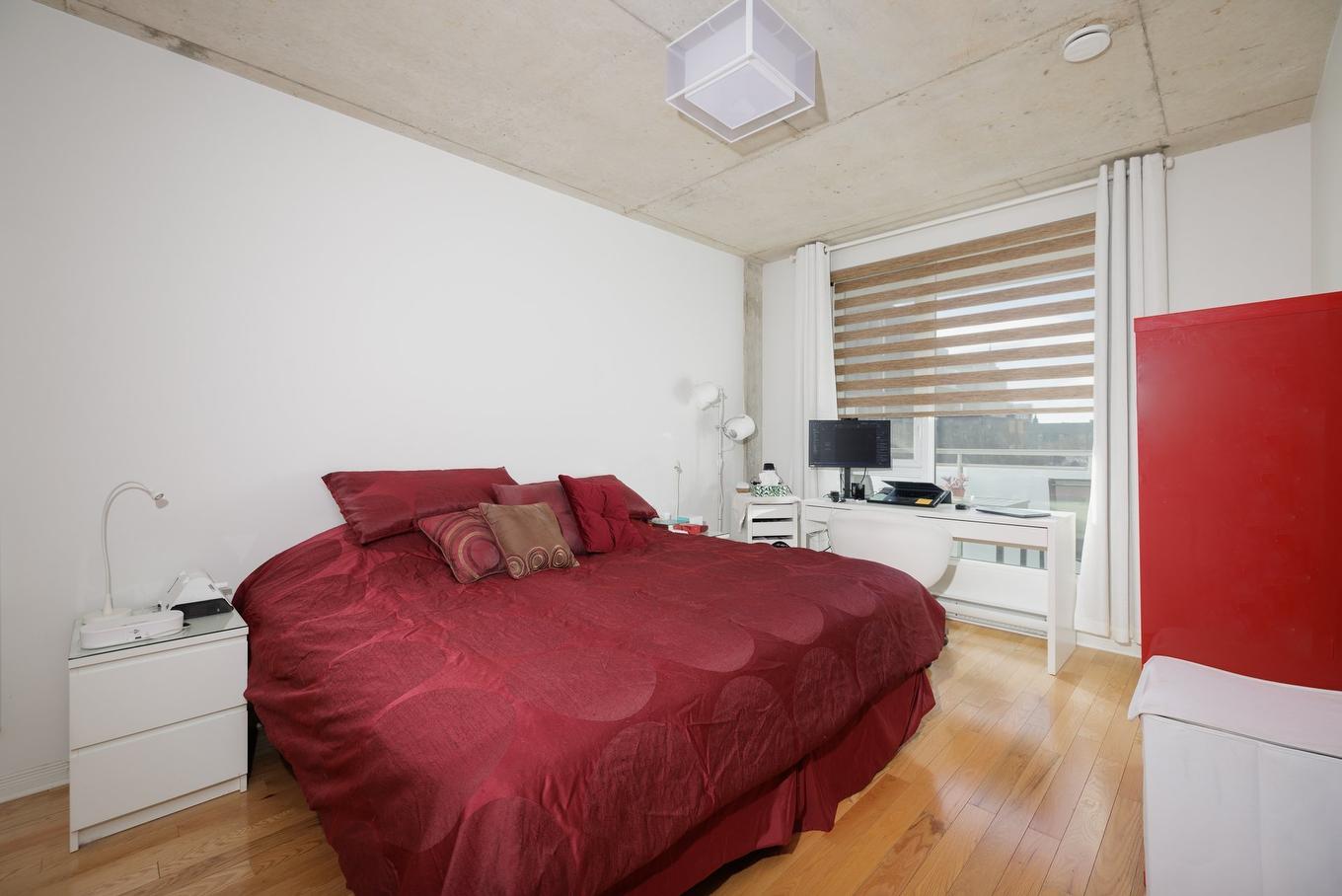 Primary bedroom - 714-1235 Rue Bishop, Montréal (Ville-Marie), QC - Indoor Photo Showing Bedroom