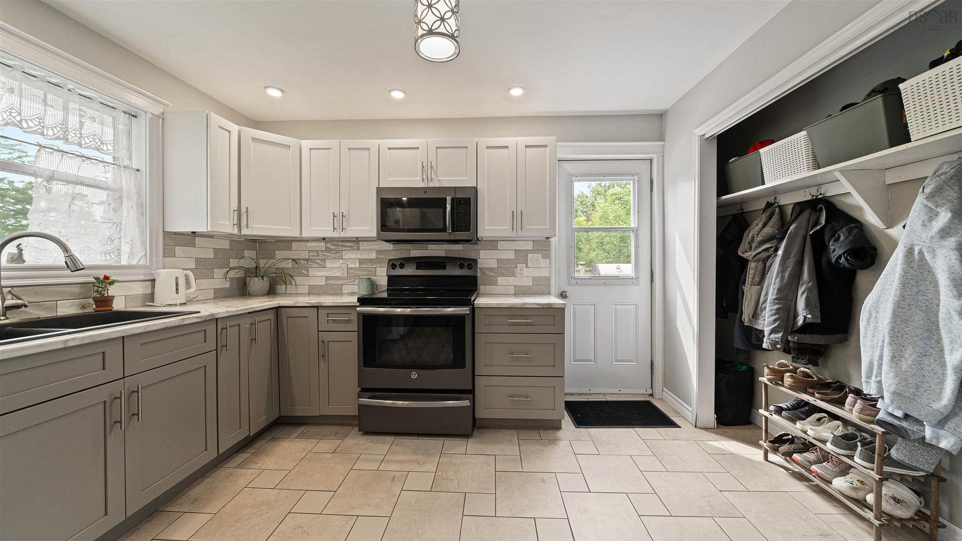 2155 Beaver Bank Road, Beaver Bank, NS