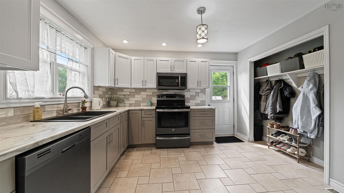 2155 Beaver Bank Road, Beaver Bank, NS