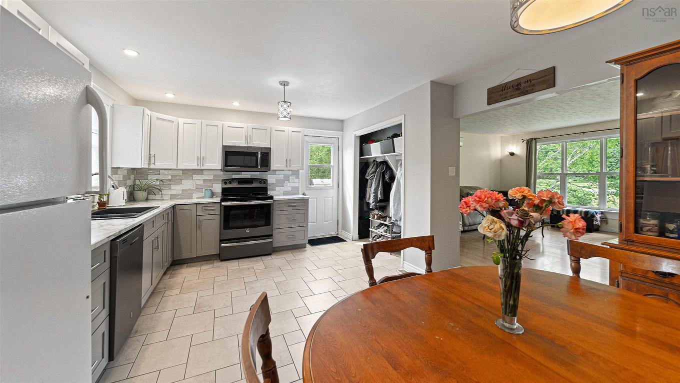 2155 Beaver Bank Road, Beaver Bank, NS