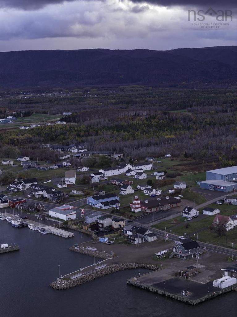 15403 Cabot Trail, Chéticamp, NS