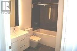 3410 - 1 Yorkville Avenue, Toronto, ON - Indoor Photo Showing Bathroom