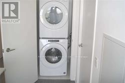 3410 - 1 Yorkville Avenue, Toronto, ON - Indoor Photo Showing Laundry Room