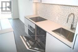 3410 - 1 Yorkville Avenue, Toronto, ON - Indoor Photo Showing Kitchen