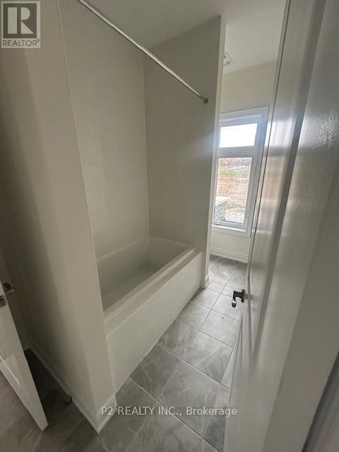 34 Wild Ginger Lane, Springwater, ON - Indoor Photo Showing Bathroom