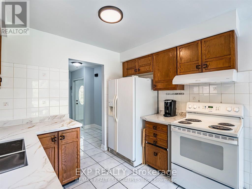 3137 Osbourne Road, Mississauga, ON - Indoor Photo Showing Kitchen