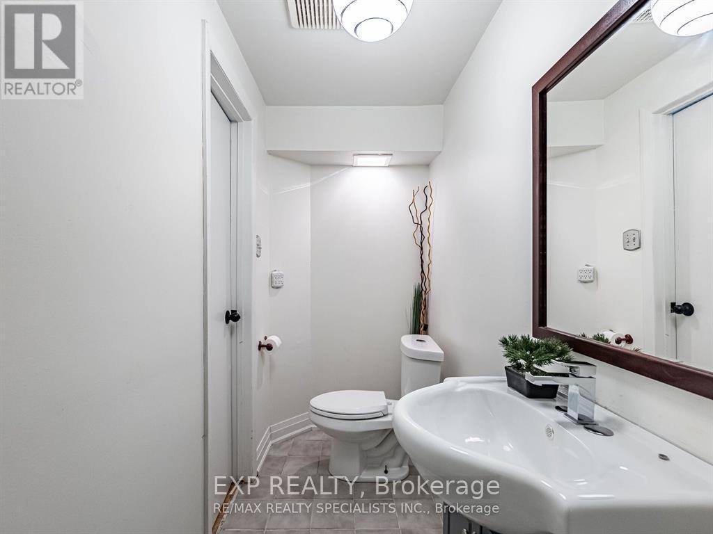 3137 Osbourne Road, Mississauga, ON - Indoor Photo Showing Bathroom