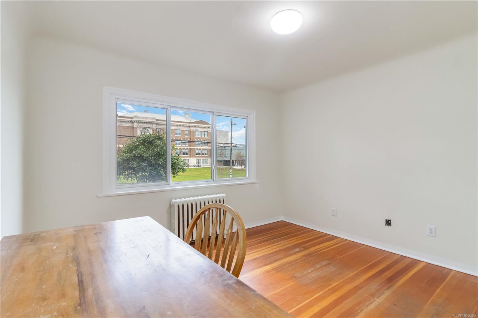 1835 Fernwood Rd, Victoria, BC