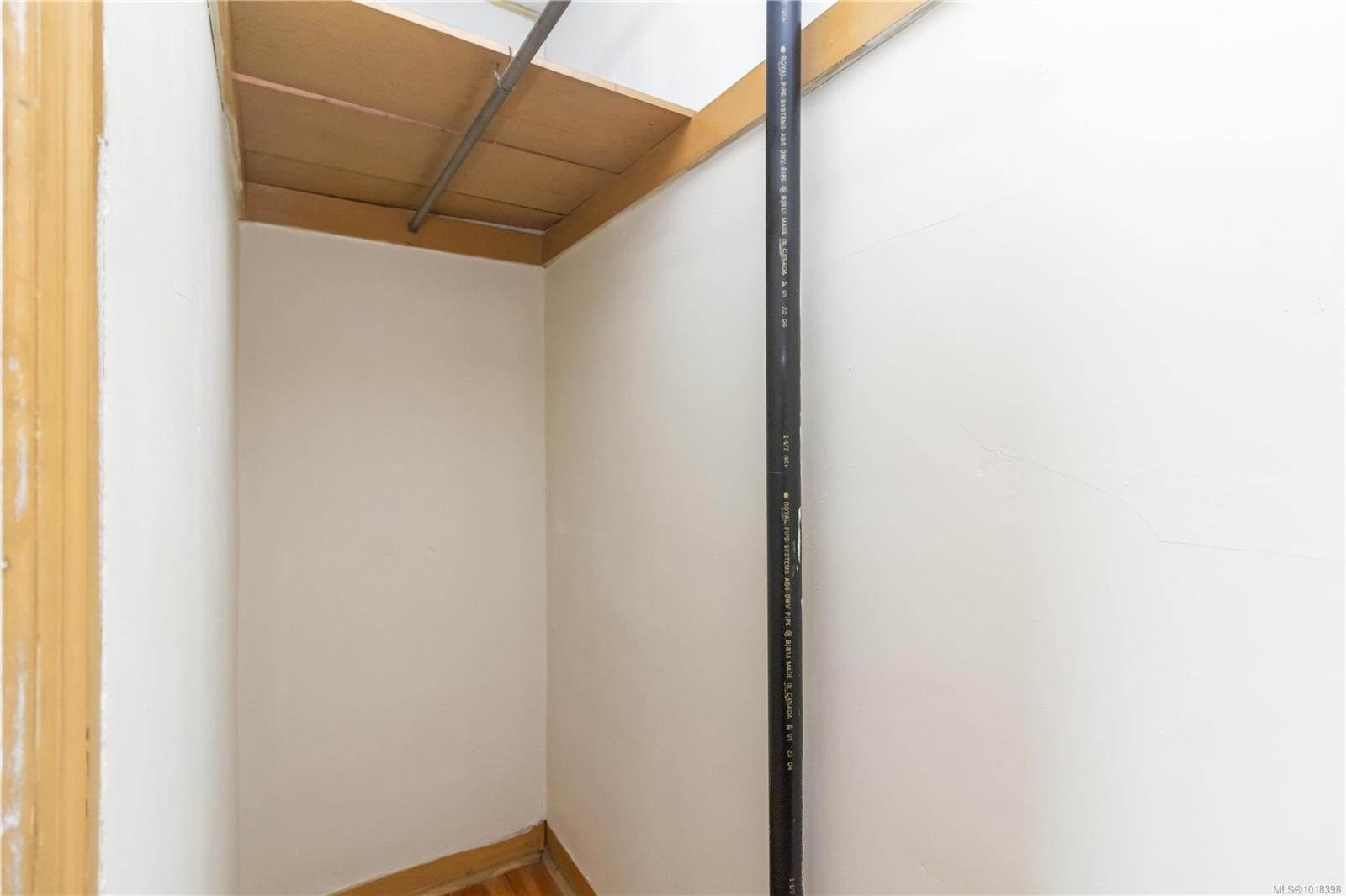 1835 Fernwood Rd, Victoria, BC