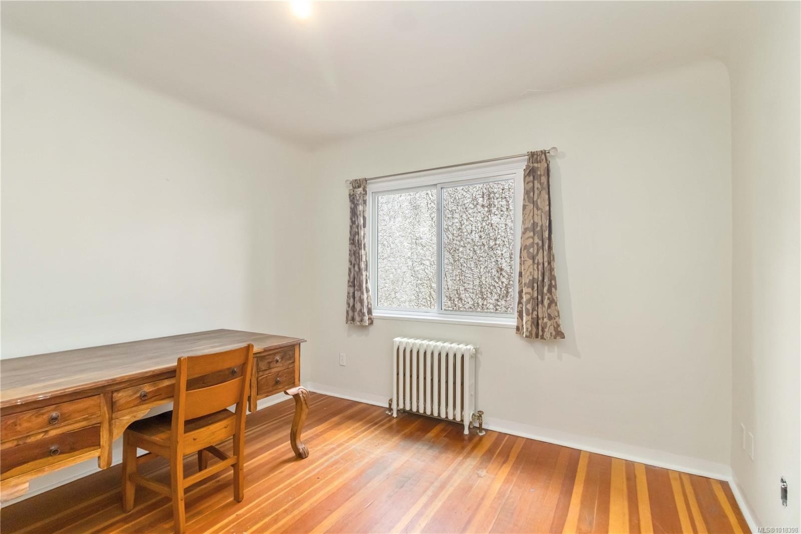 1835 Fernwood Rd, Victoria, BC