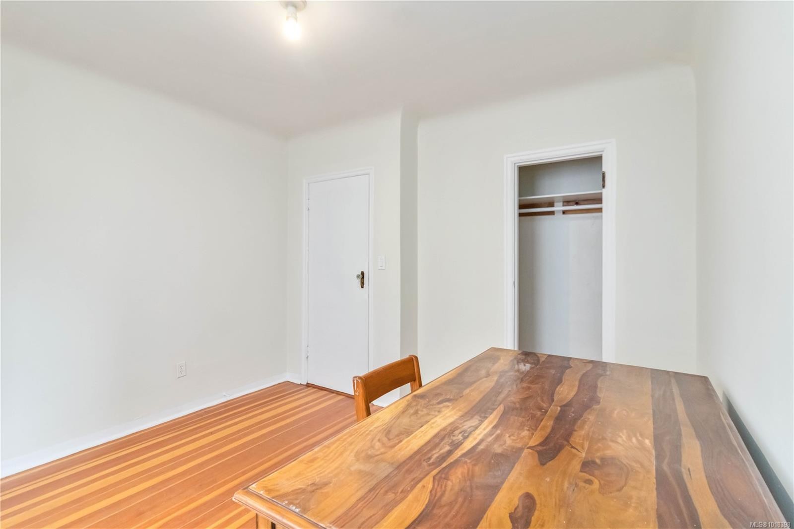 1835 Fernwood Rd, Victoria, BC