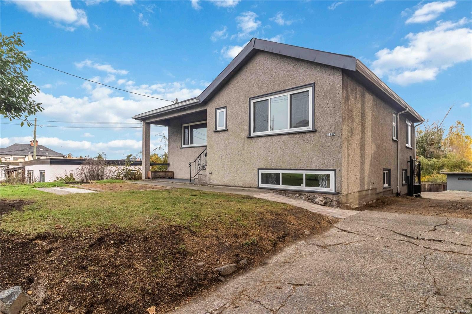 1835 Fernwood Rd, Victoria, BC