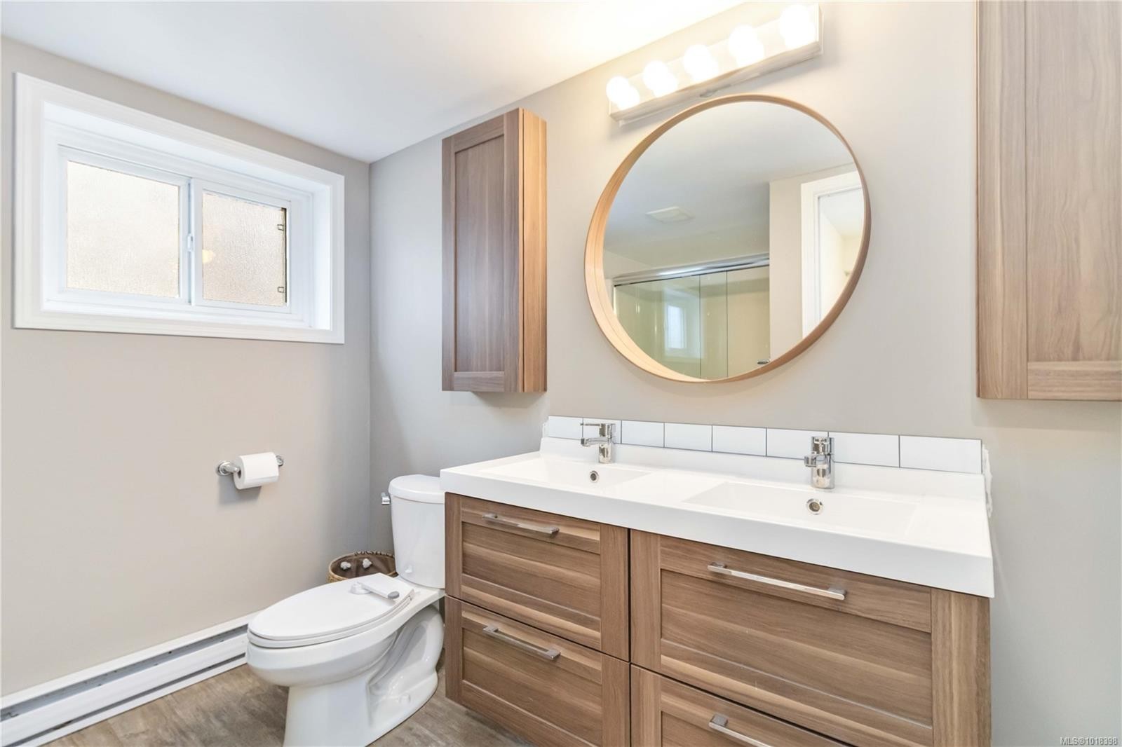 1835 Fernwood Rd, Victoria, BC