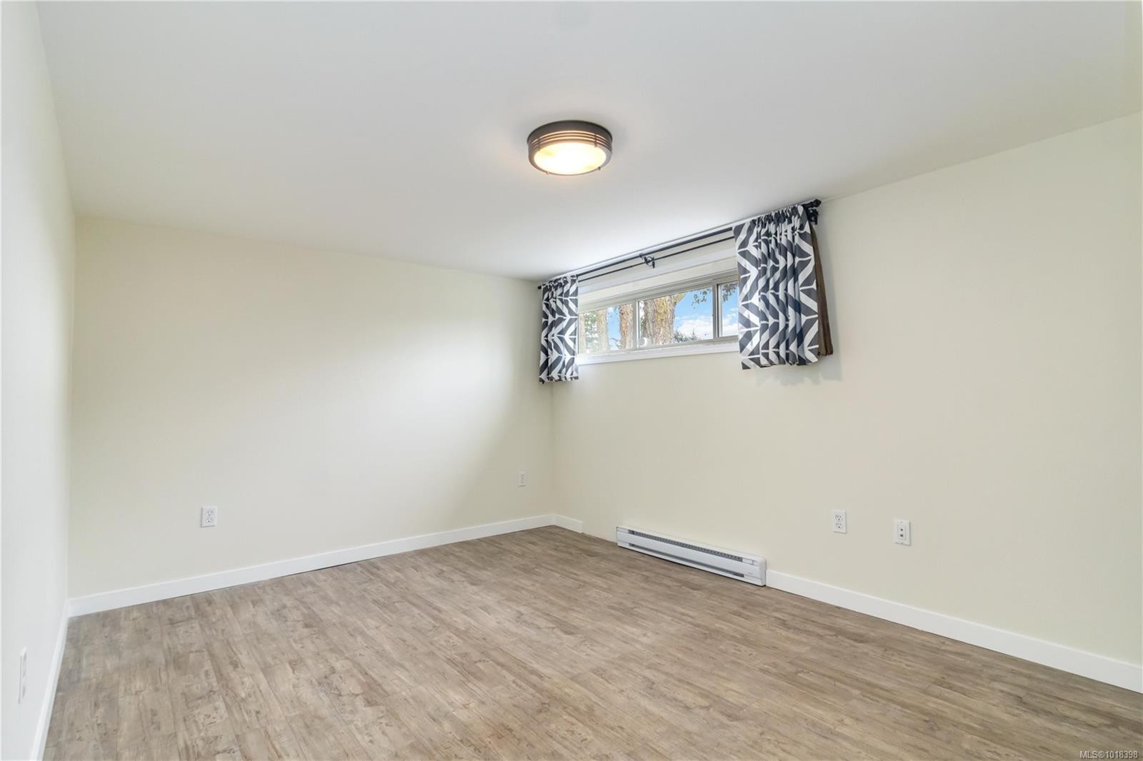 1835 Fernwood Rd, Victoria, BC