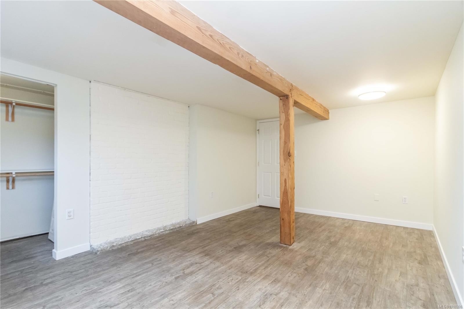 1835 Fernwood Rd, Victoria, BC