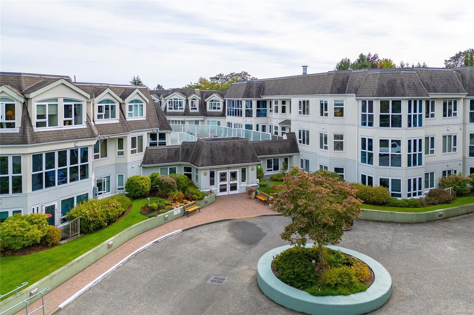 105-1521 Church Ave, Saanich, BC - Outdoor With Facade