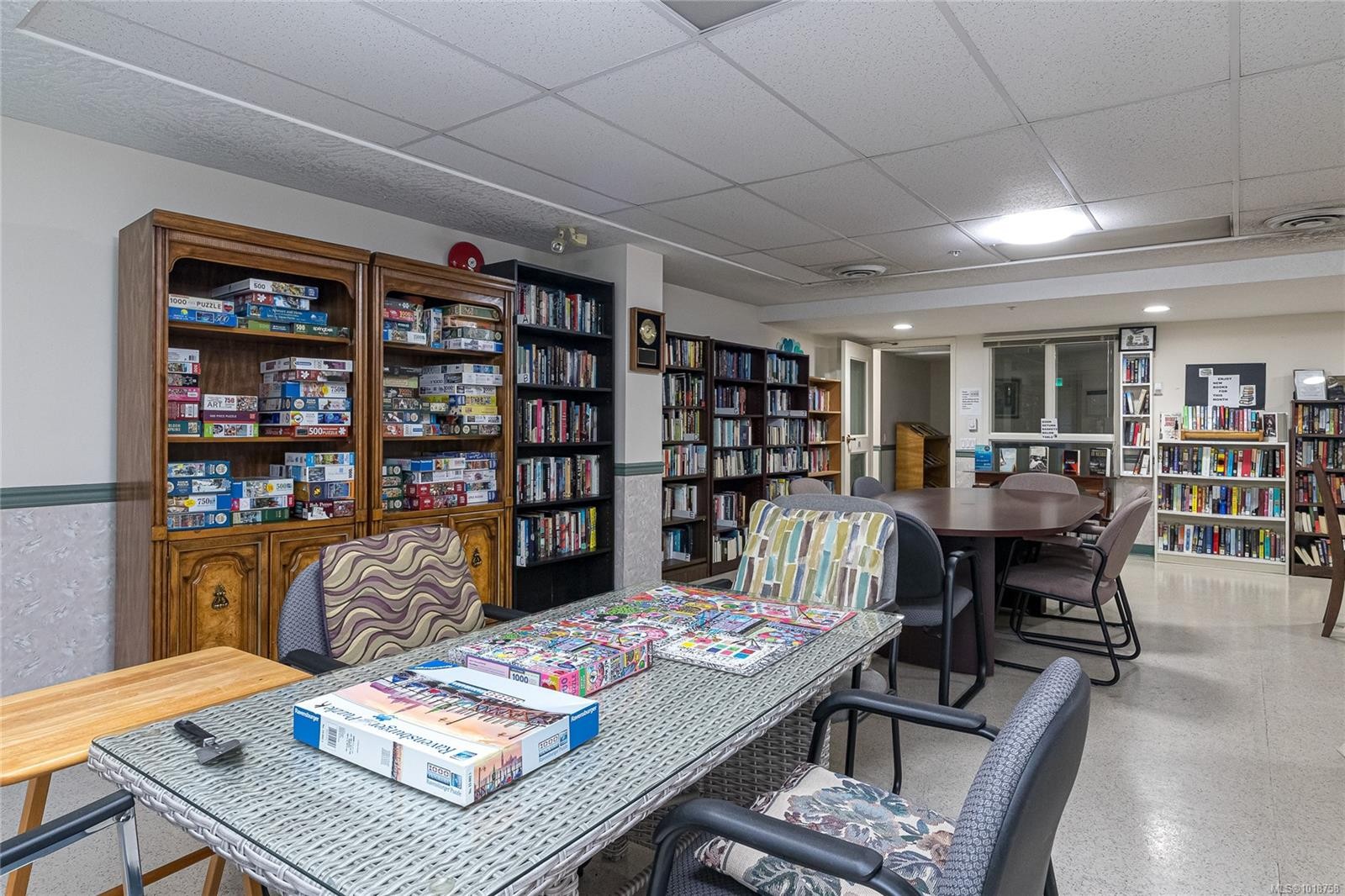 105-1521 Church Ave, Saanich, BC - Indoor Photo Showing Office