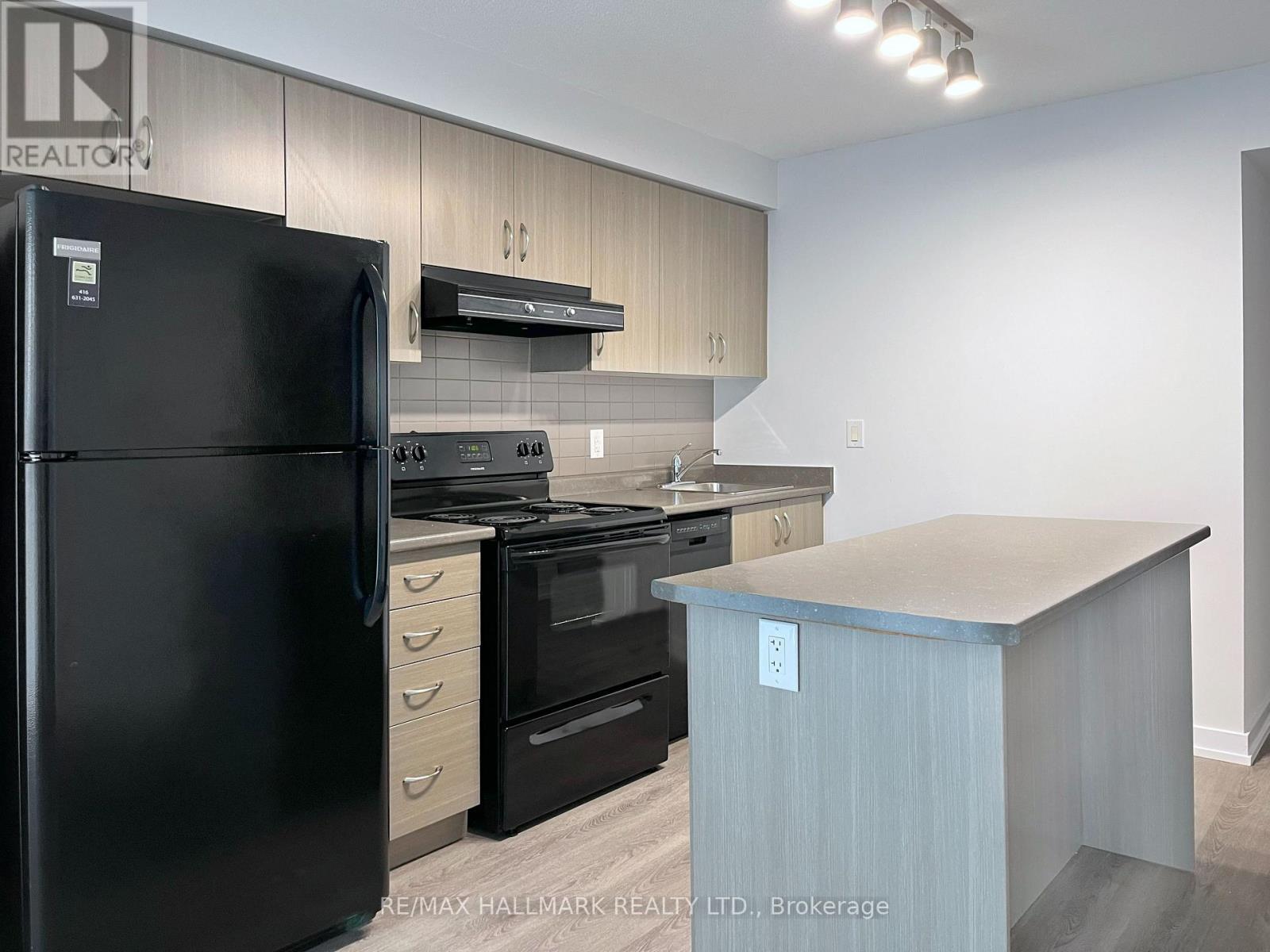 918 - 132 Berkeley Street, Toronto, ON - Indoor Photo Showing Kitchen