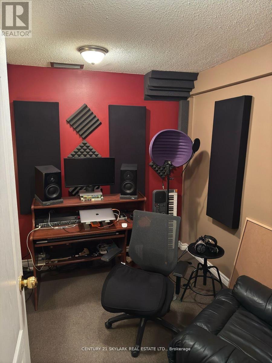 17 - 75 Rosedale Avenue W, Brampton, ON