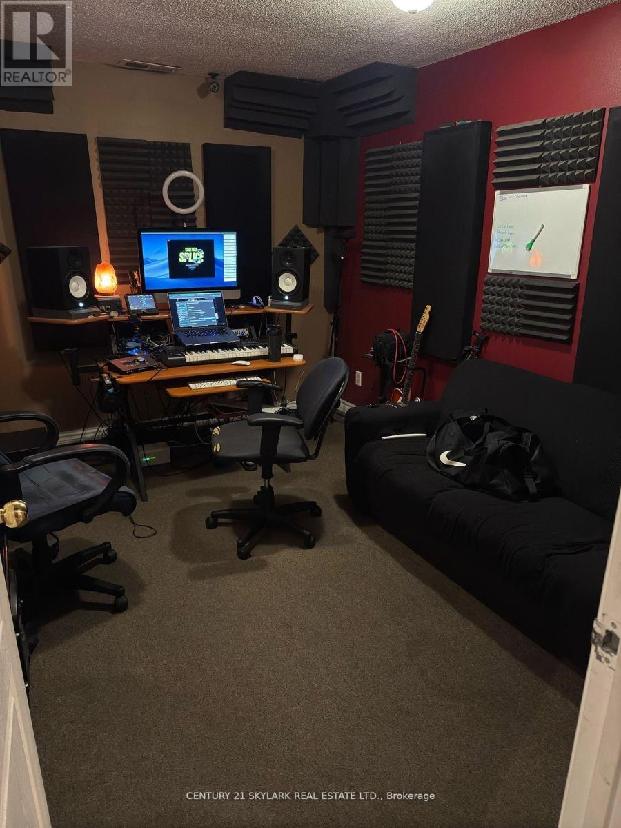 17 - 75 Rosedale Avenue W, Brampton, ON