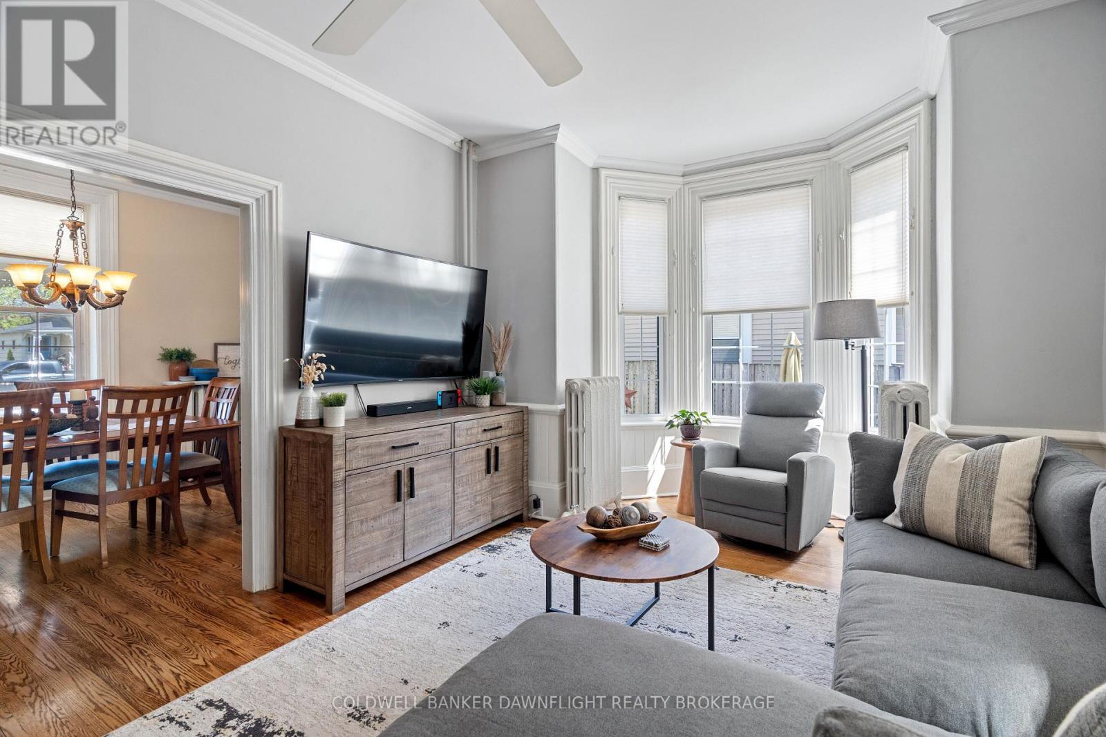 345 William Street, South Huron (Exeter), ON - Indoor Photo Showing Living Room