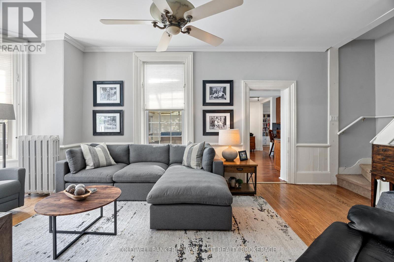 345 William Street, South Huron (Exeter), ON - Indoor Photo Showing Living Room
