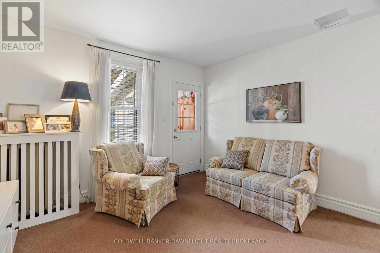 345 William Street, South Huron (Exeter), ON - Indoor Photo Showing Living Room