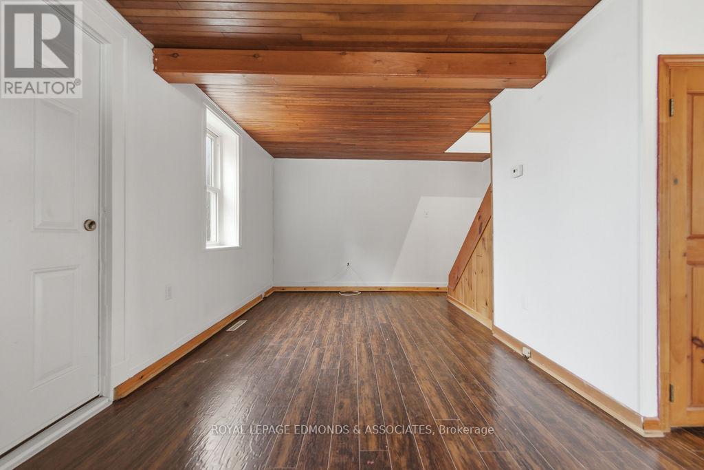 7 Elizabeth Street, Laurentian Hills, ON - Indoor Photo Showing Other Room