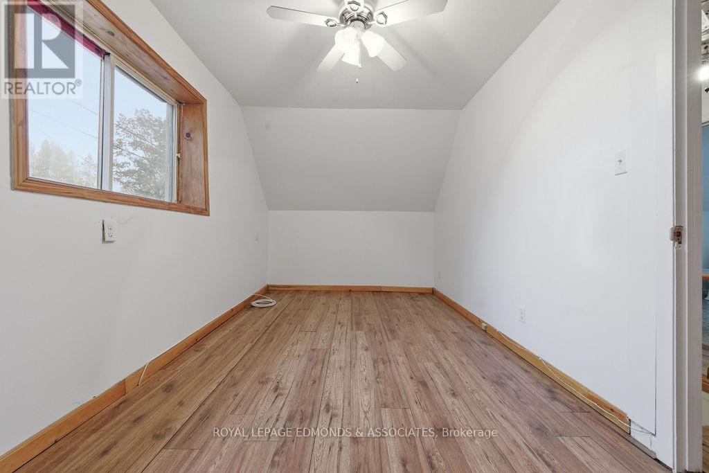 7 Elizabeth Street, Laurentian Hills, ON - Indoor Photo Showing Other Room