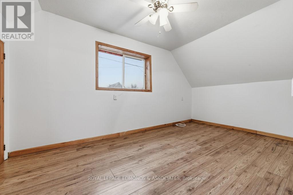 7 Elizabeth Street, Laurentian Hills, ON - Indoor Photo Showing Other Room