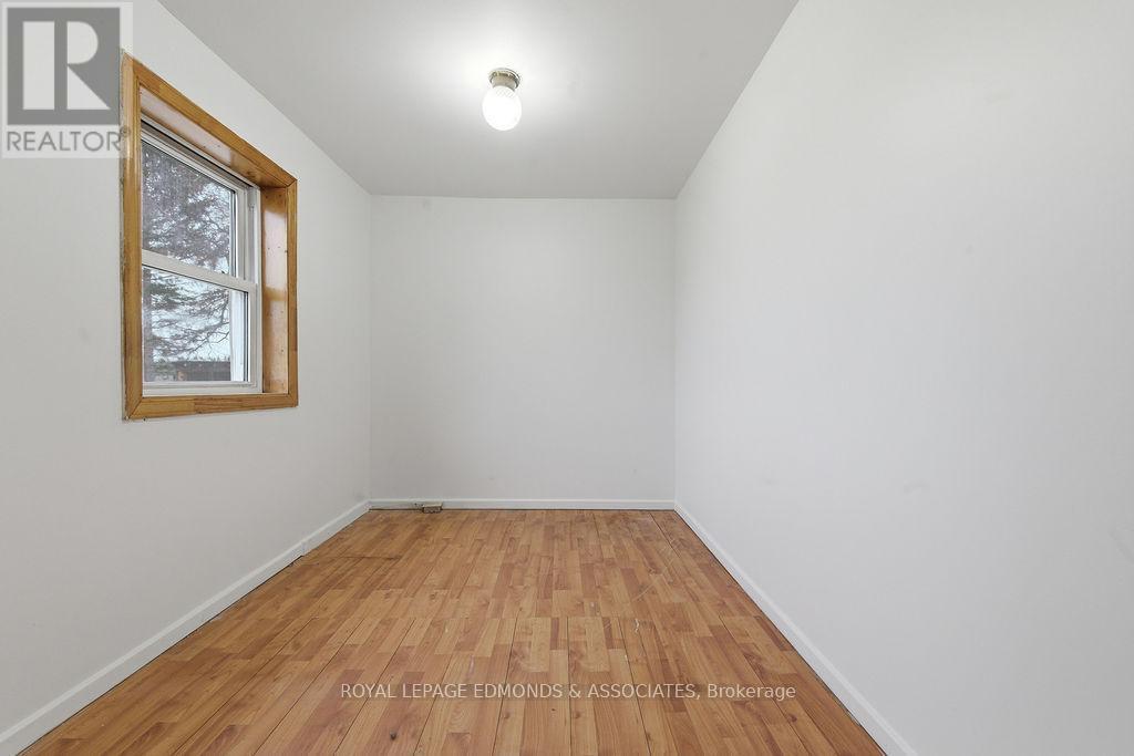 7 Elizabeth Street, Laurentian Hills, ON - Indoor Photo Showing Other Room